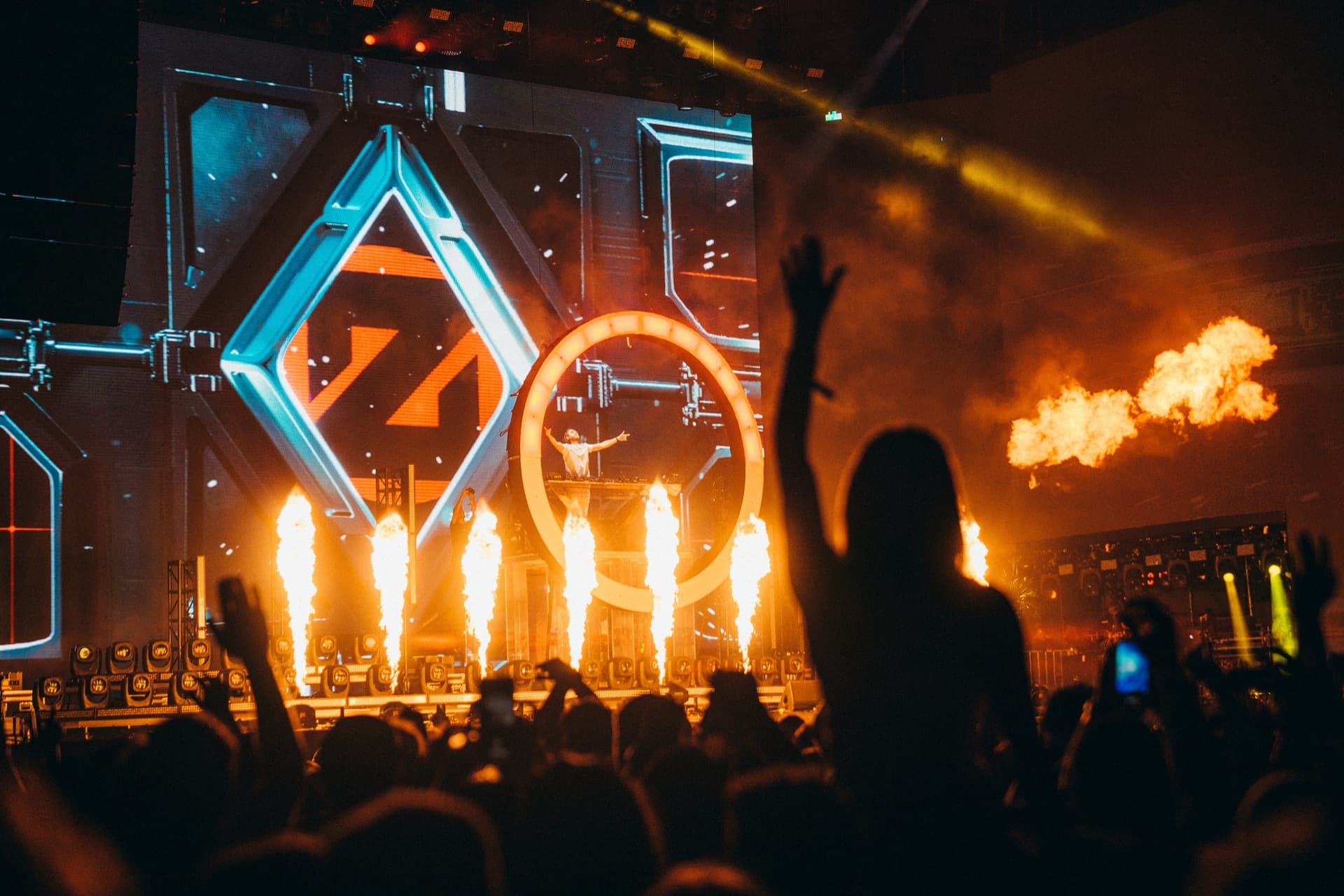 Coachella 2019 festival art installation and crowd