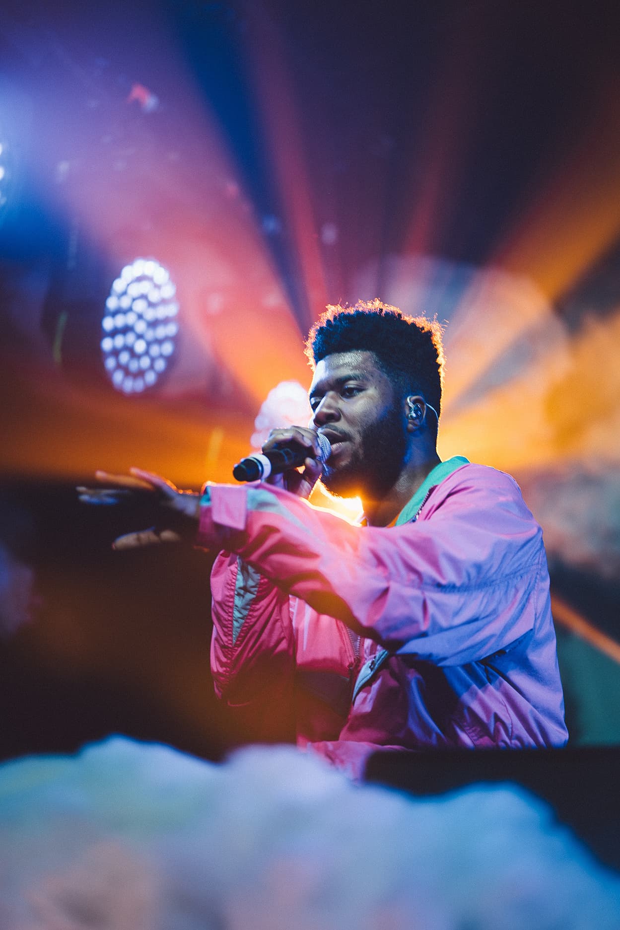 Concert photography with moody stage lighting